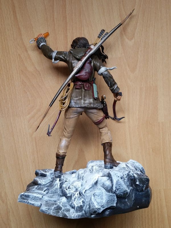 Extras for Rise of the Tomb Raider (Collector's Edition) (Windows): Lara Croft statue - Back