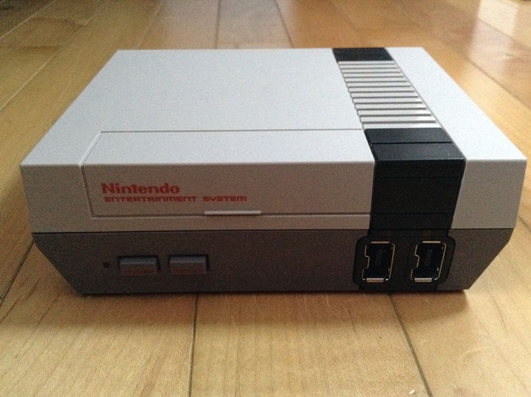 Hardware for Nintendo Entertainment System: NES Classic Edition (Dedicated console): Front