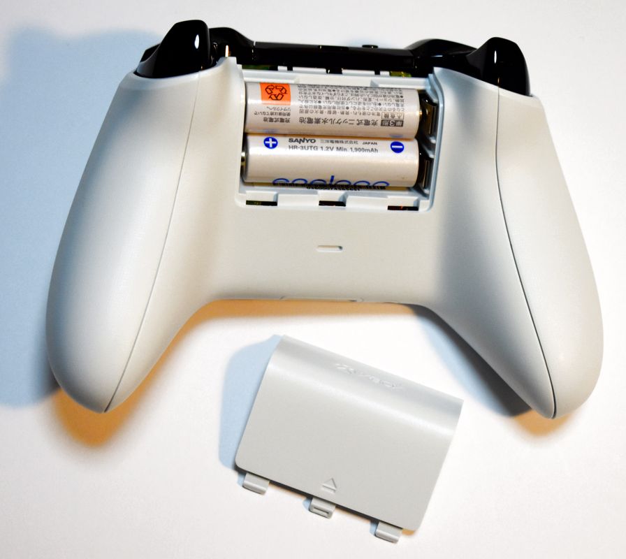 Hardware for Minecraft: Xbox One Edition - Favorites Bundle (Windows and Xbox One): Controller - Back