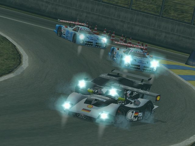 Le Mans 24 Hours Screenshot (Infogrames Winter Line-Up August 2000): Wet Nissans at Bugatti (Dreamcast)
