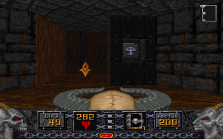 Heretic Screenshot (Preview screenshots, 1994-12-16): To the right is a SWITCH to the left is the GOLD "key" This image was also featured on the game's page at Raven Software's website (Wayback Machine link).