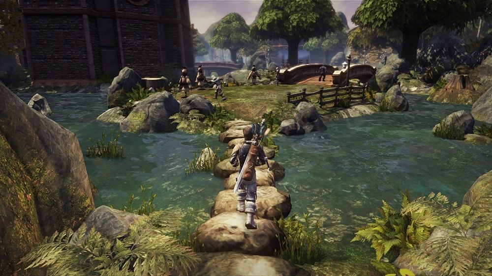 Fable: Anniversary Screenshot (Xbox.com product page): Walking through the Guild gardens