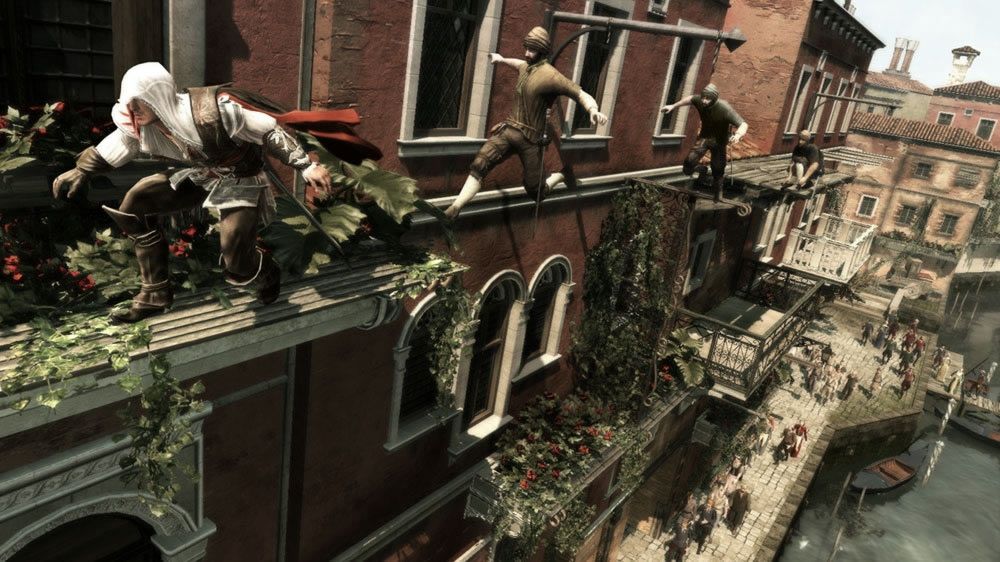 Assassin's Creed II Screenshot (Xbox.com product page): Thief allies also follow Ezio over rooftops and buildings