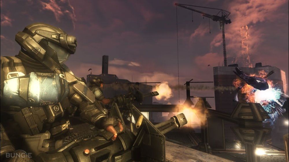 Halo 3: ODST Screenshot (Xbox.com product page): Taking down a Banshee