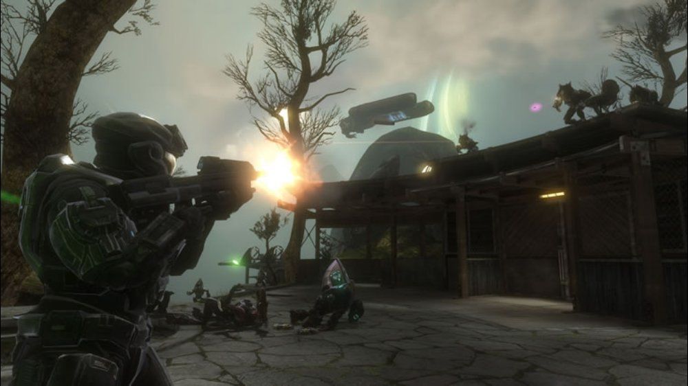 Halo: Reach Screenshot (Xbox.com product page): Fighting Grunts and Skirmishers
