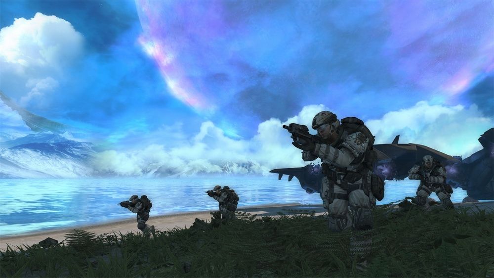 Halo: Combat Evolved - Anniversary Screenshot (Xbox.com product page): Marines storming a beach