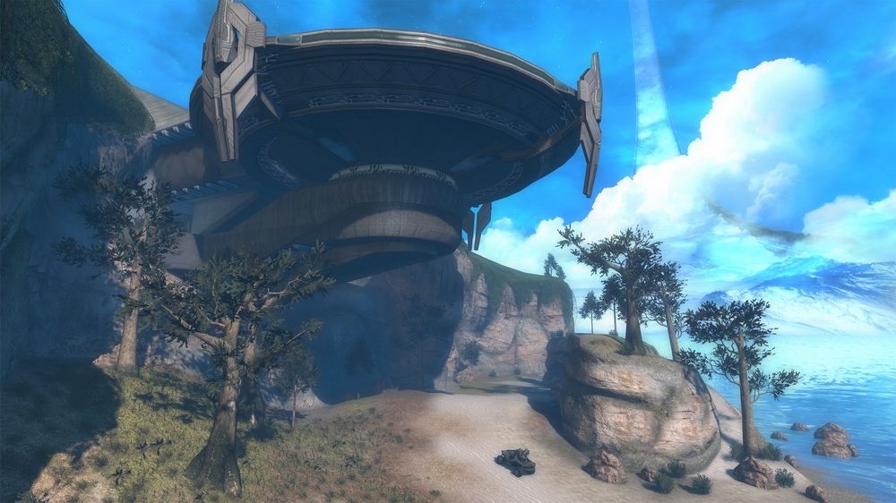 Halo: Combat Evolved - Anniversary Screenshot (Xbox.com product page): A Forerunner structure (new graphics)