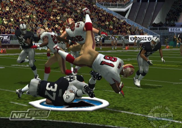 NFL 2K3 Screenshot (Sega E3 2002 Press Kit): Diving Owens GameCube