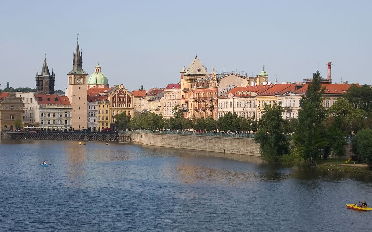 The Mysterious City: Golden Prague Wallpaper (The Mysterious City: Golden Prague - Wallpapers): wallpaper_07_wide