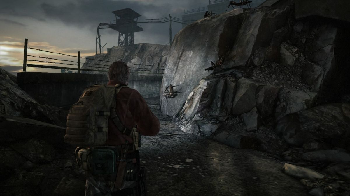 Resident Evil: Revelations 2 - Episode One: Penal Colony (PlayStation 4) screenshot: Giant bugs are quick to hop and attack