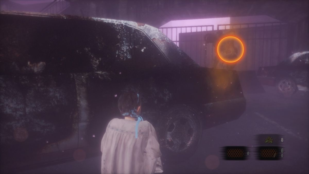 Resident Evil: Revelations 2 - Extra Episode 2: Little Miss (PlayStation 4) screenshot: Circling around using car for cover