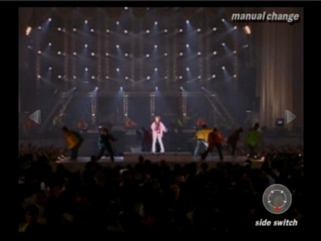 Visual Mix: Ayumi Hamasaki Dome Tour 2001 (PlayStation 2) screenshot: The last song will not allow you the use of effects but will be more open-minded on the freedom of a camera view