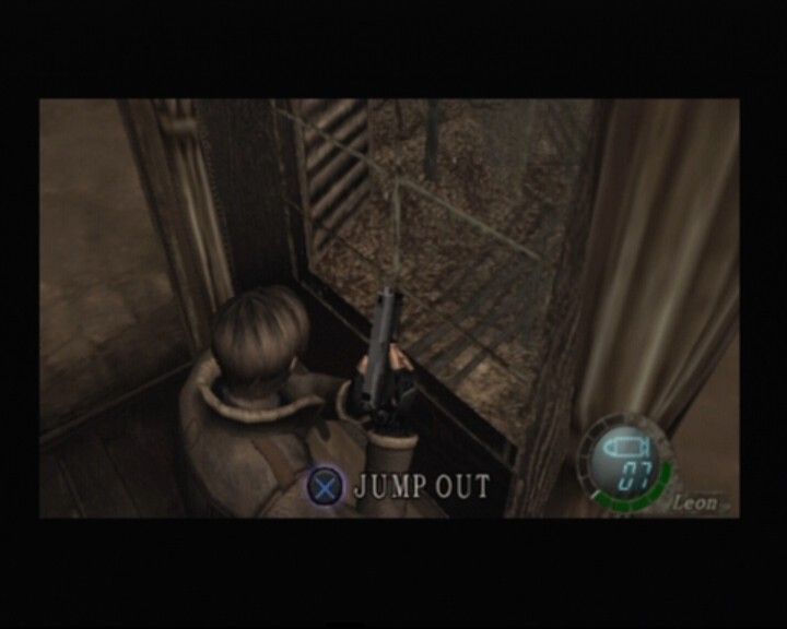 Resident Evil 4 (PlayStation 2) screenshot: You can interact with surroundings with a press of a button