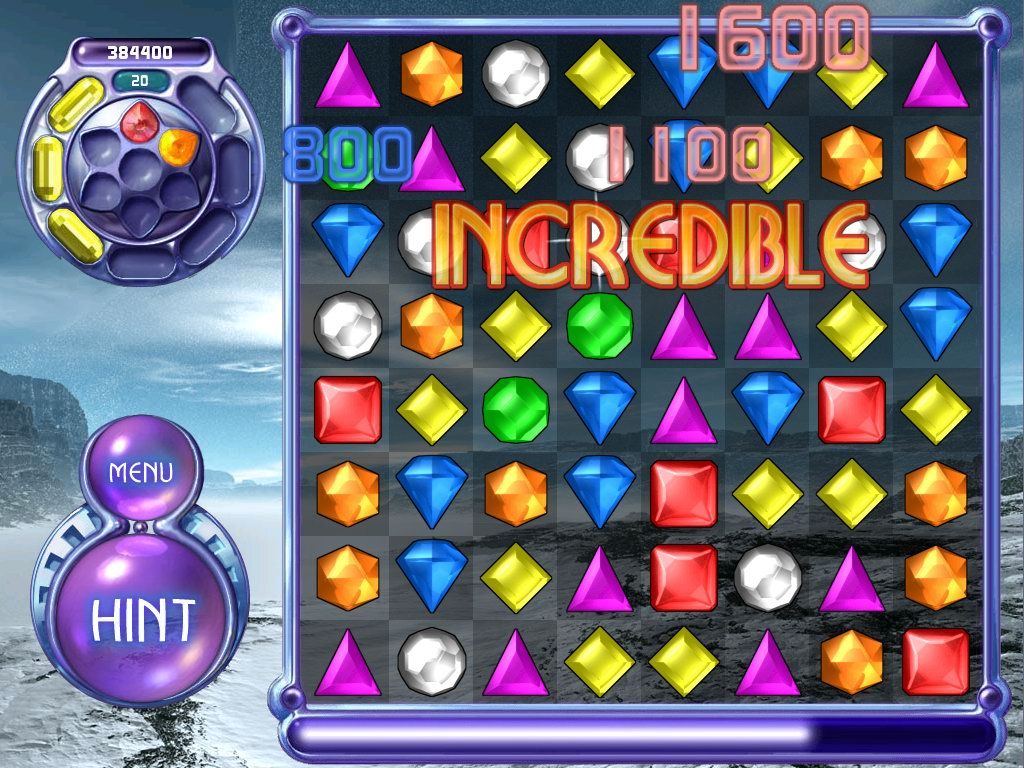 Bejeweled 2: Deluxe (Windows) screenshot: A whole lot of combos gets you a nice compliment!