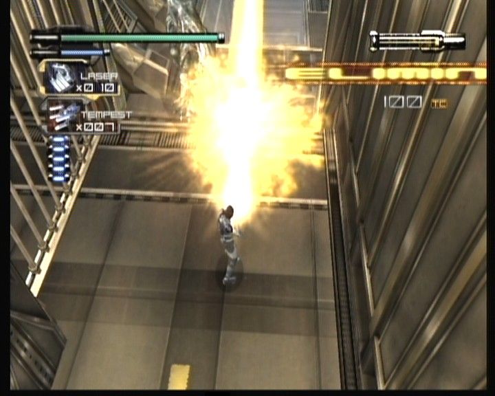 Dino Crisis 3 (Xbox) screenshot: The quicker you battle incoming dinos, the more elimination points you earn for later purchase.