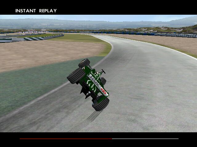 F1 2002 (Windows) screenshot: Brakes! I forgot to brake