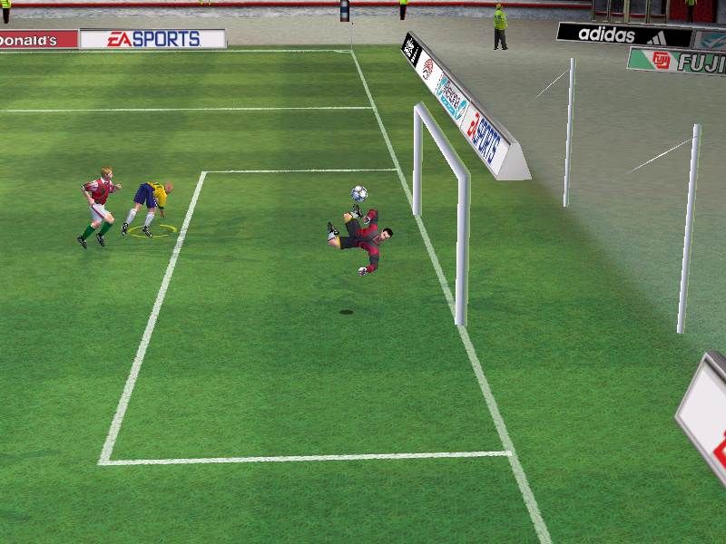 FIFA 2001: Major League Soccer (Windows) screenshot: Oh! So close!