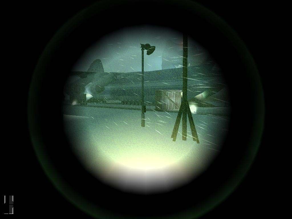 Hitman: Contracts (Windows) screenshot: Night vision is useful in the dark, but completely eliminates the rest of your view.