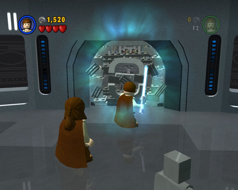 LEGO Star Wars: The Video Game (Windows) screenshot: Jedi character can use the Force to get rid of obstacles.