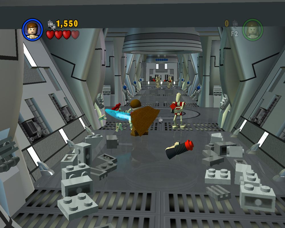 LEGO Star Wars: The Video Game (Windows) screenshot: Droids can be easily destroyed by the Light Sabers.
