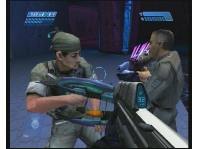 Halo: Combat Evolved (Xbox) screenshot: To shoot or not to shoot?