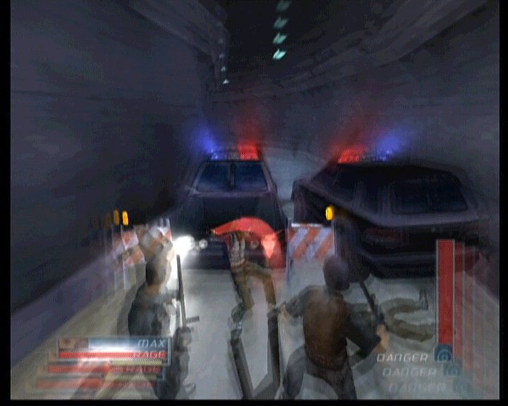 James Cameron's Dark Angel (Xbox) screenshot: Activating rage mode will blow out of scope any nearby attacker.