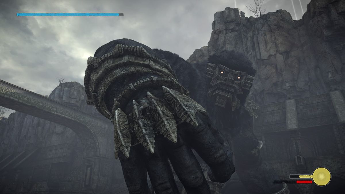 Shadow of the Colossus (PlayStation 4) screenshot: It shakes its hand violently