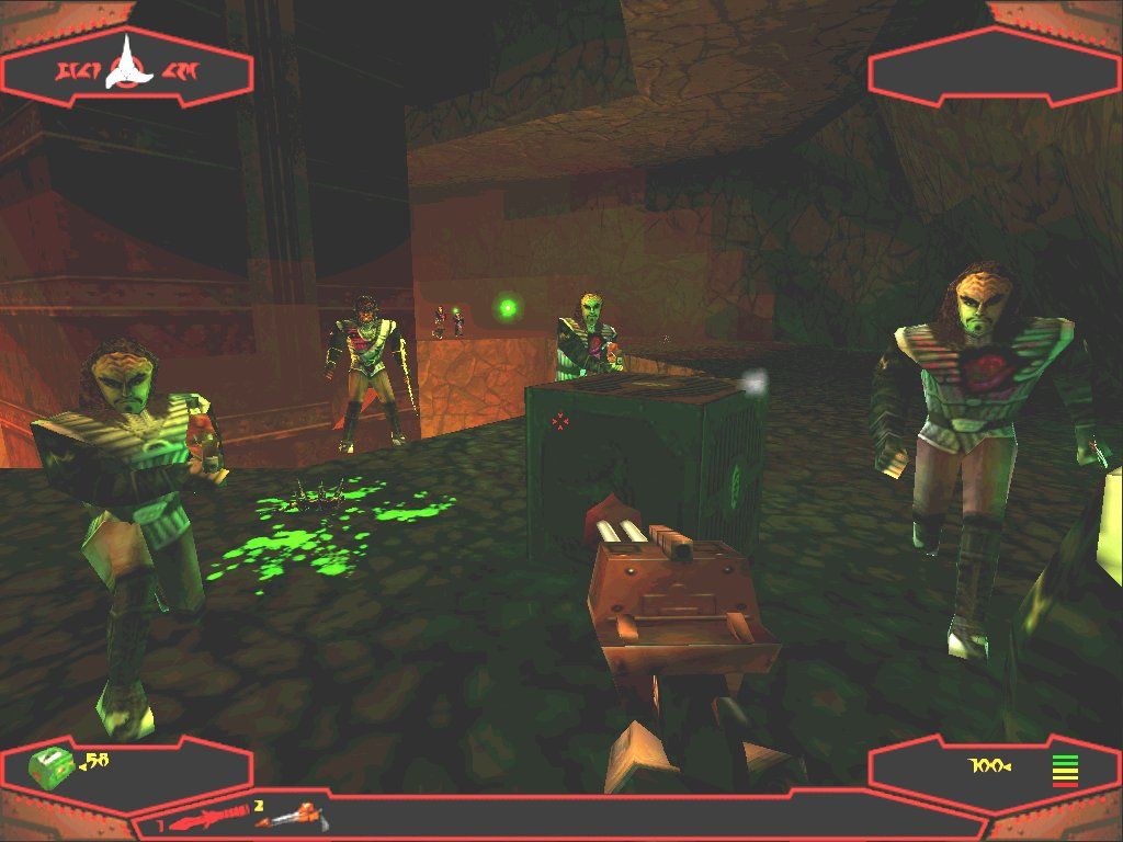 Star Trek: The Next Generation - Klingon Honor Guard (Windows) screenshot: Like in Voyager: Elite Force, the first level has you in a training mission fighting holographic opponents, in this case rebels in the volcanic caves underneath the city of Tong've