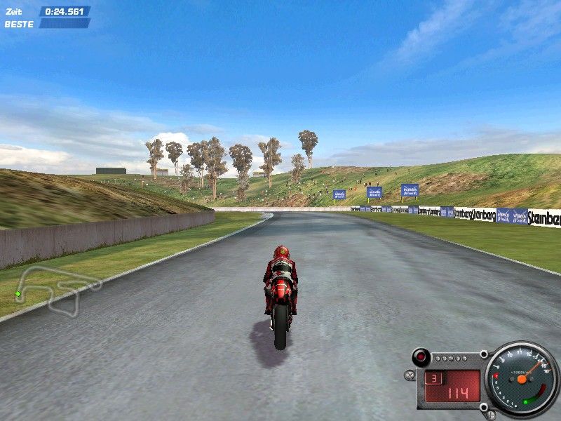 Moto Racer 3 (Windows) screenshot: The hills have eyes (spectators :)