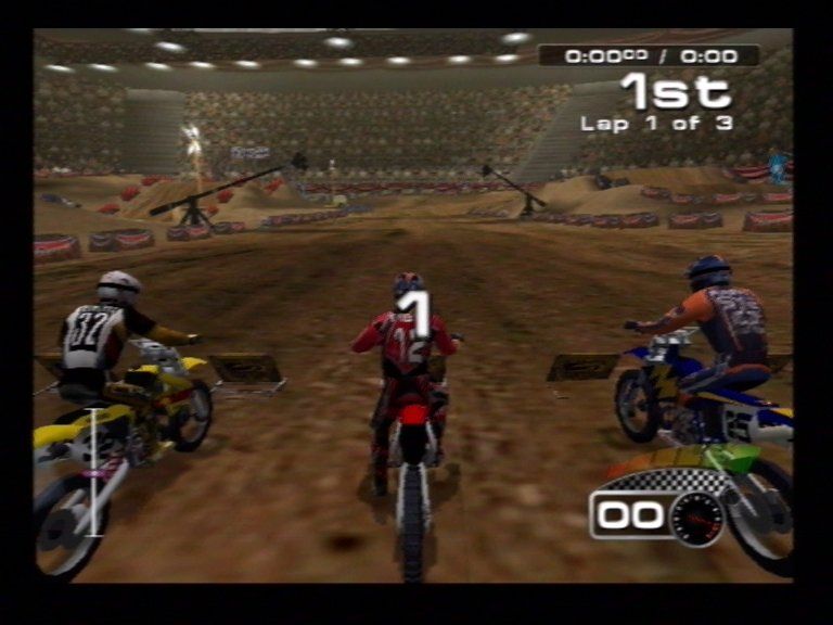 MX 2002 featuring Ricky Carmichael (PlayStation 2) screenshot: Arena Race 1