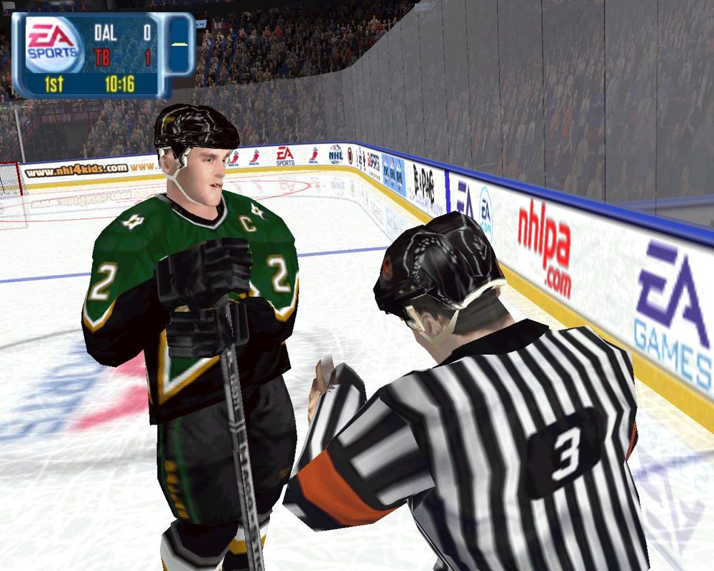 NHL 2001 (Windows) screenshot: Complaining to the referee