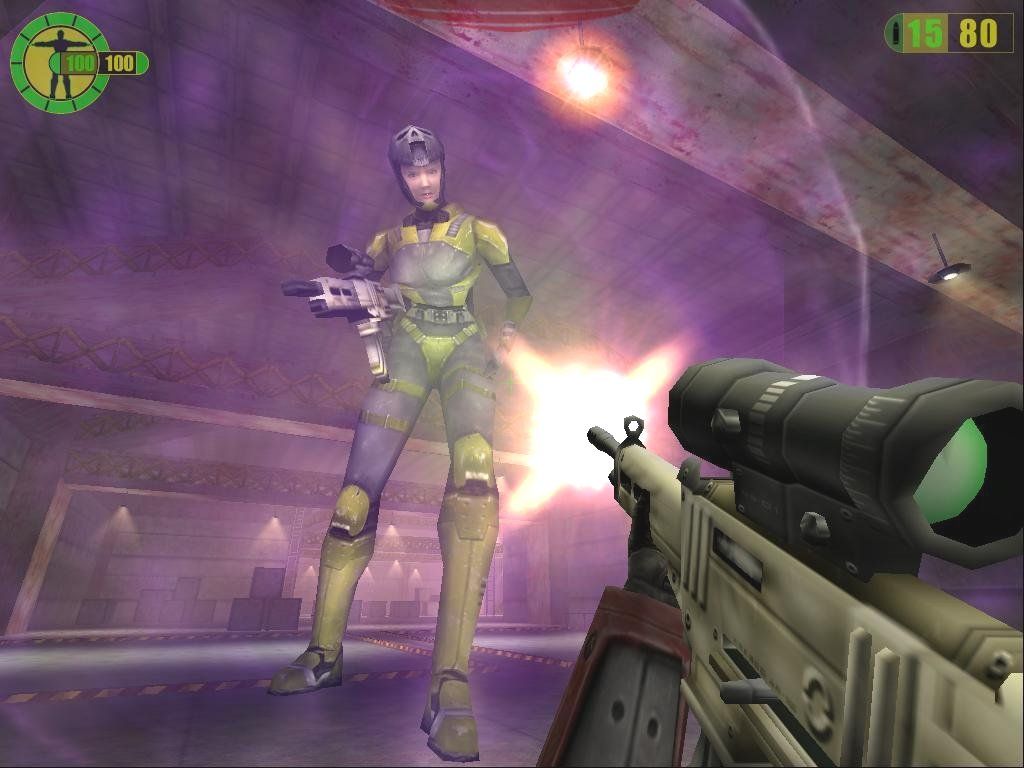 Red Faction (Windows) screenshot: Parker confronts mercenary leader Colonel Masako herself in an attempt to prevent a nuclear explosion