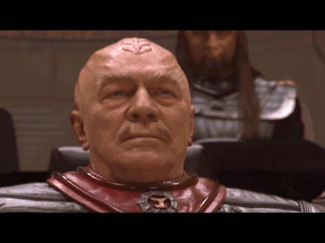 Star Trek: Klingon Academy (Windows) screenshot: Christopher Plummer reprises his role as the Shakespeare quoting General Chang, before the events of Star Trek VI.