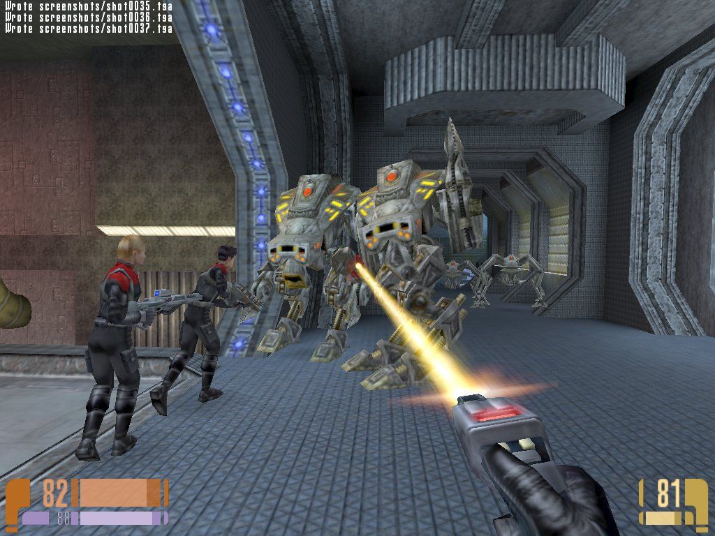 Star Trek: Voyager - Elite Force (Collector's Edition) (Windows) screenshot: Danger Will Robinson! The Dreadnought is guarded by an army of very irritable Killer Robots