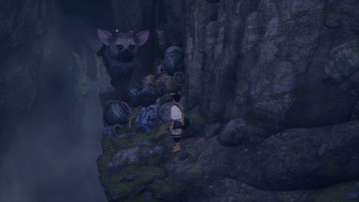 The Last Guardian (PlayStation 4) screenshot: Skimming a narrow ledge