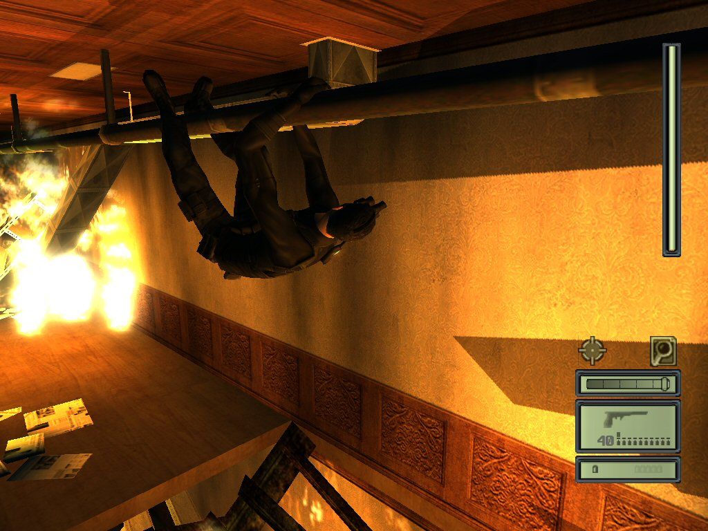 Tom Clancy's Splinter Cell (Windows) screenshot: Easy does it!