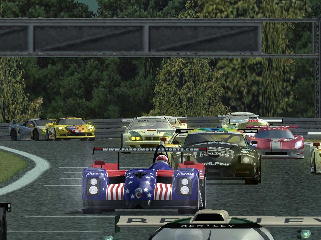 Total Immersion Racing (Windows) screenshot: Nearly the ful grid! Nice shot as a wallpaper too! :))