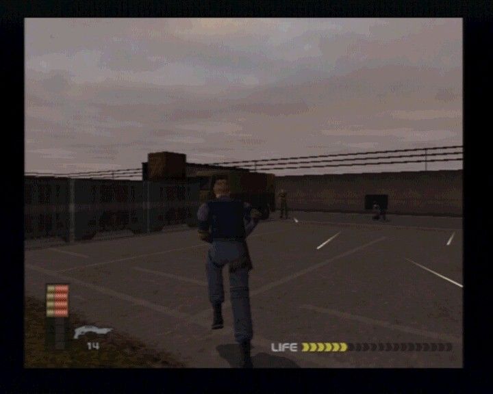 WinBack: Covert Operations (PlayStation 2) screenshot: Caught in the crossfire.