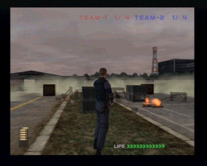 WinBack: Covert Operations (PlayStation 2) screenshot: After some heavy explosion, smoke effect is nicely done, especially if you're in the middle of it, can't see squat until it clears.
