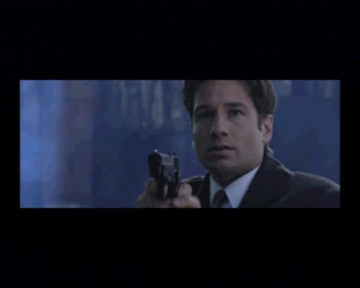 The X-Files Game (PlayStation) screenshot: What you see of Mulder and Scully will mostly be in the intro until very late in the game when you actually get a chance to talk to them.