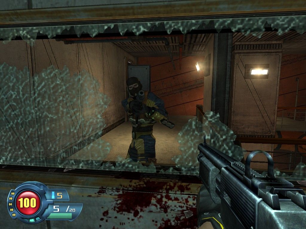 SiN Episodes: Emergence (Windows) screenshot: Toe to toe with an enemy in the U4 labs.