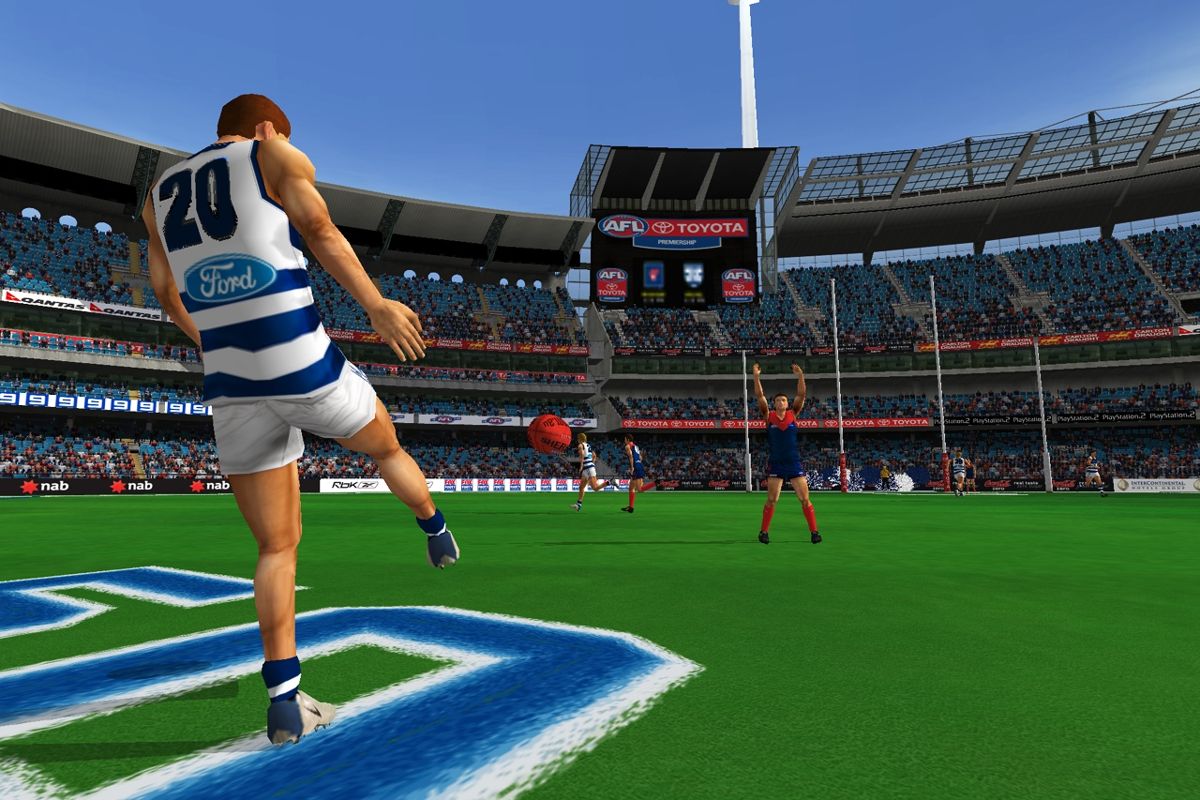 AFL Premiership 2006 (PlayStation 2) screenshot: Geelong player kicks for goal.