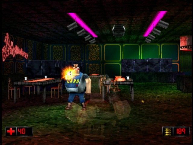Duke Nukem: Time to Kill (PlayStation) screenshot: Fighting a pig cop in the strip club