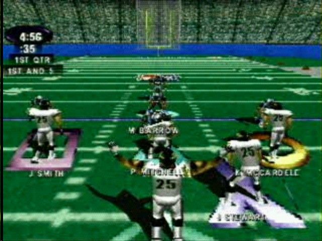 NFL Xtreme (PlayStation) screenshot: At the line of scrimmage