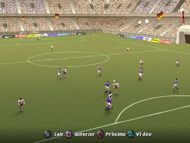 Ronaldo V-Football (PlayStation) screenshot: Through passes can solve a game quickly