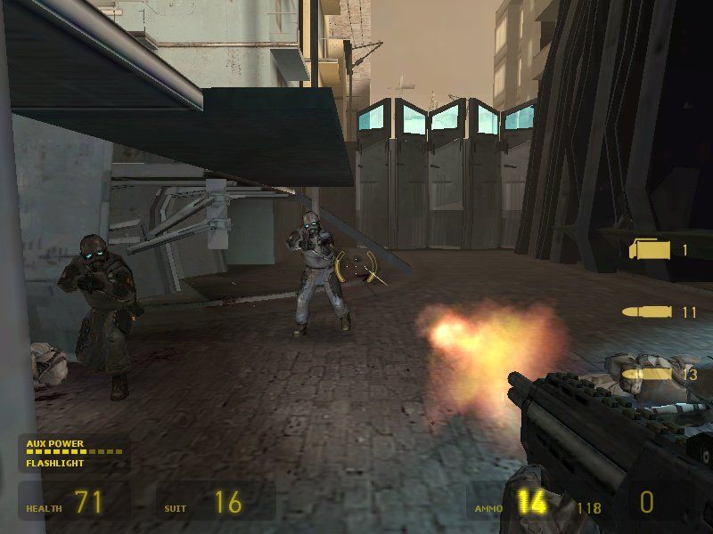 Half-Life 2: Episode One (Windows) screenshot: Fighting some combine soldiers