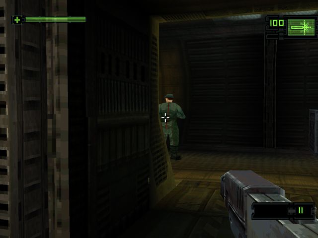 Alien: Resurrection (PlayStation) screenshot: First enemy encounter. Advantage - Ripley.