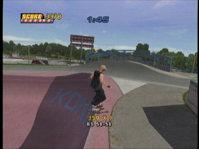 Tony Hawk's Pro Skater 4 (Xbox) screenshot: Grinding along a lip