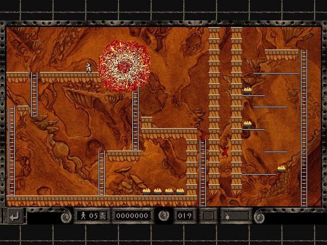 Lode Runner On-Line: The Mad Monks' Revenge (Windows) screenshot: Bomb goes BOOM.