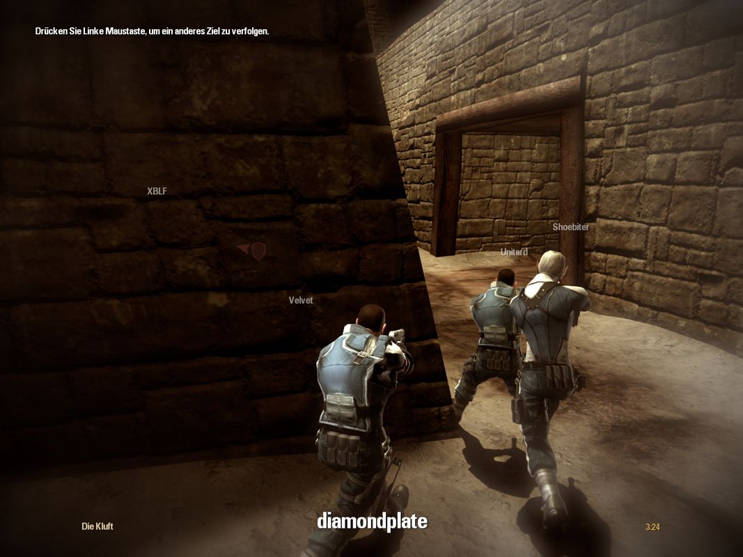 Shadowrun (Windows) screenshot: Three of my teammates searching for enemies (Spectatormode).